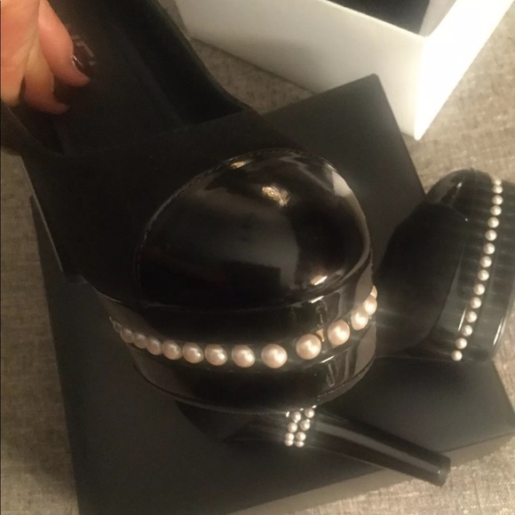 ❤️Chanel shoes 7.5❤️ - Picture 5 of 8